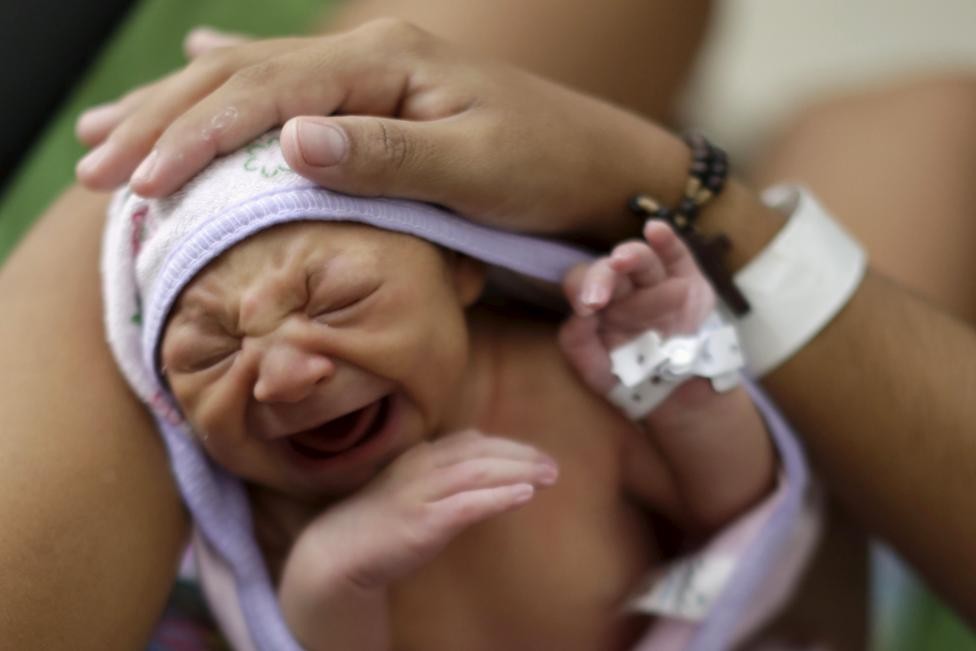Trẻ sơ sinh bị chứng đầu nhỏ liên quan đến Zika đã tử vong ở Panama