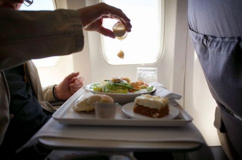 Các loại thực phẩm tránh ăn trước khi lên máy bay