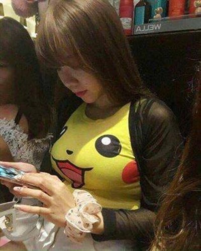 Bùng nổ cơn sốt thời trang ăn theo Pokémon Go