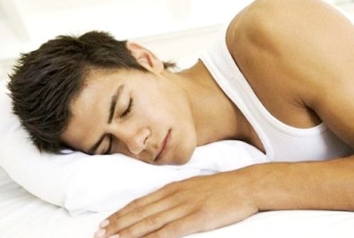 Những thói quen nguy hiểm trước khi đi ngủ