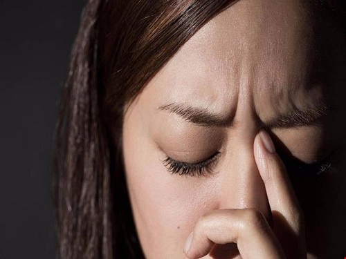 7 triệu chứng nghiêm trọng từ những cơn đau đầu kì dị